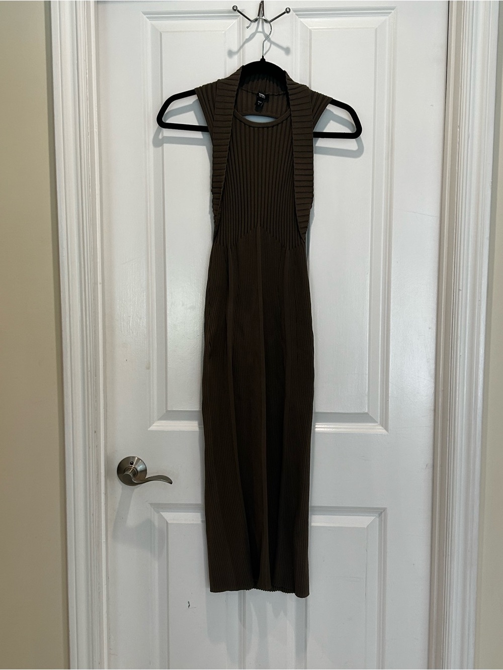 Express Body Contour body on fitted Midi Dress Medium - Picture 6 of 12